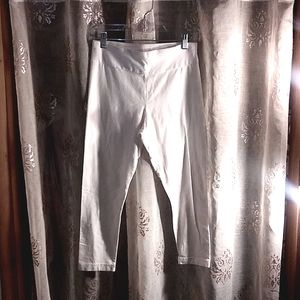 White Capri leggings